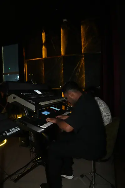 Keys through the second set